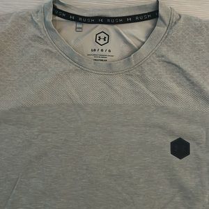 NWOT Under Armour Rush T-Shirt
